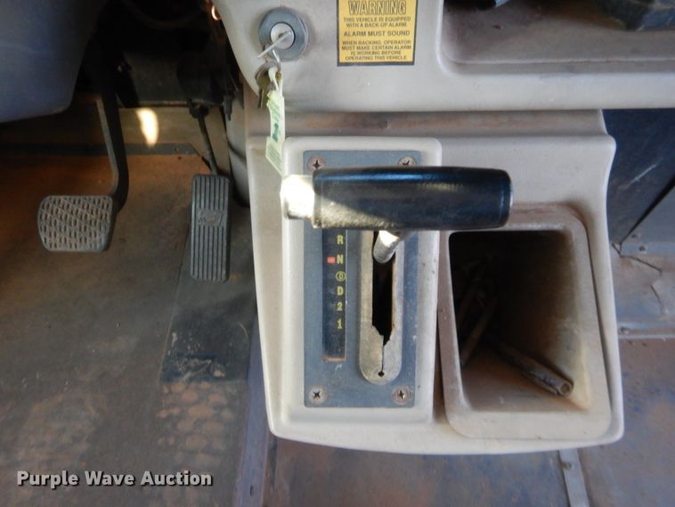 image for item HW9031 2002 Freightliner FS65 Thomas Built  school bus