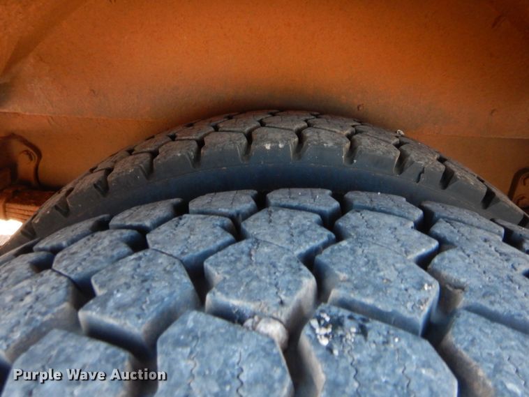 image for item HW9031 2002 Freightliner FS65 Thomas Built  school bus