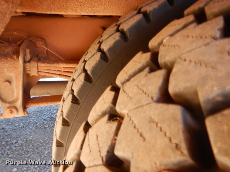 image for item HW9031 2002 Freightliner FS65 Thomas Built  school bus