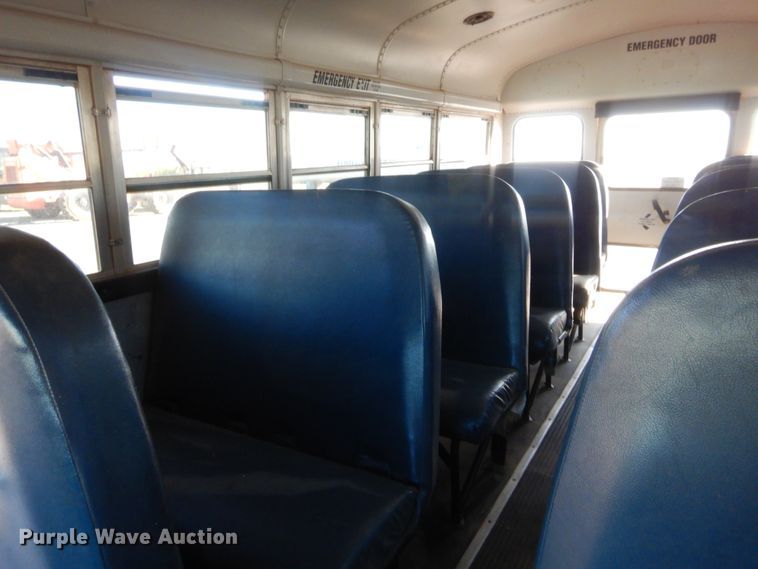 image for item HW9032 2005 GMC Savana G3500  school bus