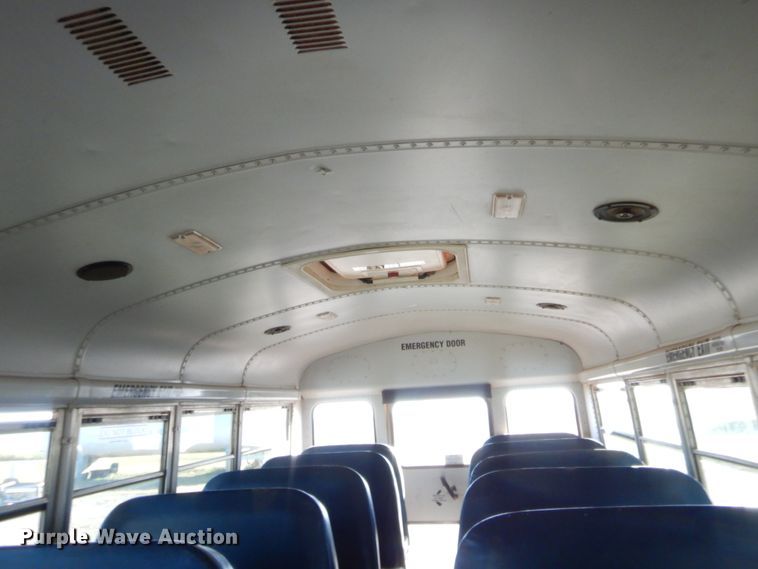 image for item HW9032 2005 GMC Savana G3500  school bus