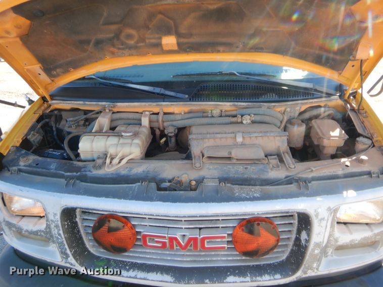 image for item HW9032 2005 GMC Savana G3500  school bus