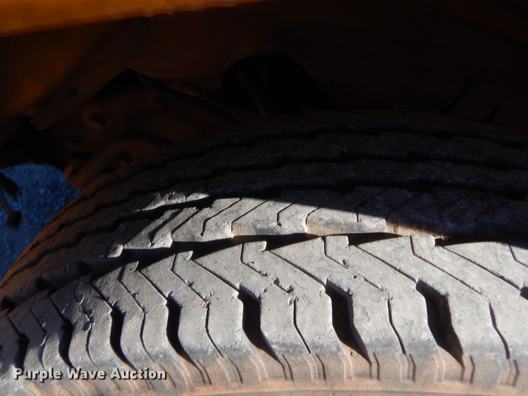 image for item HW9032 2005 GMC Savana G3500  school bus