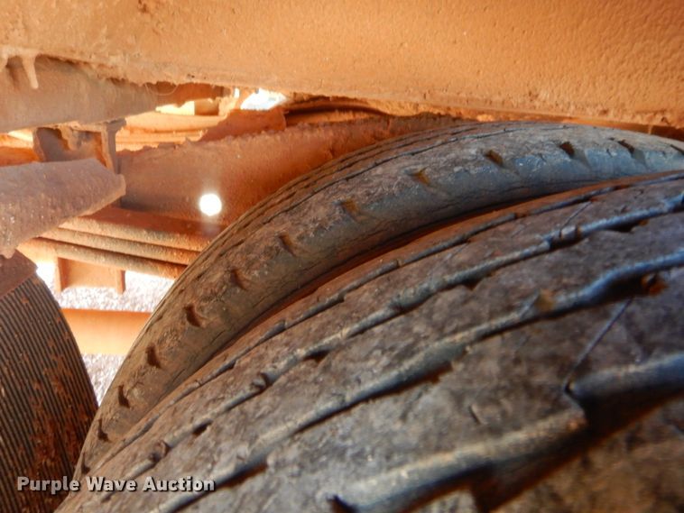 image for item HW9032 2005 GMC Savana G3500  school bus