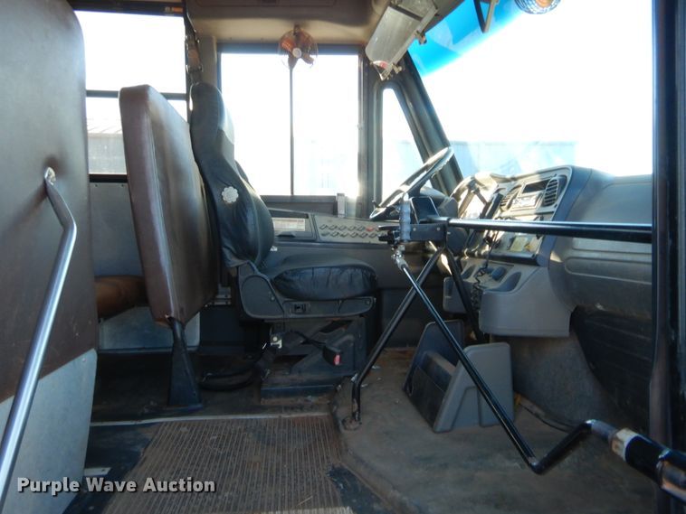 image for item HW9033 2011 Freightliner Thomas Built  school bus