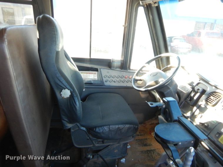 image for item HW9033 2011 Freightliner Thomas Built  school bus