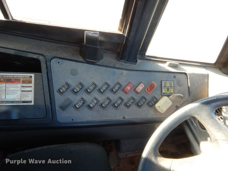 image for item HW9033 2011 Freightliner Thomas Built  school bus