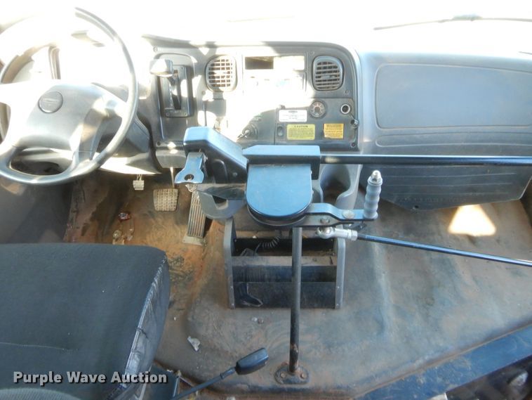 image for item HW9033 2011 Freightliner Thomas Built  school bus