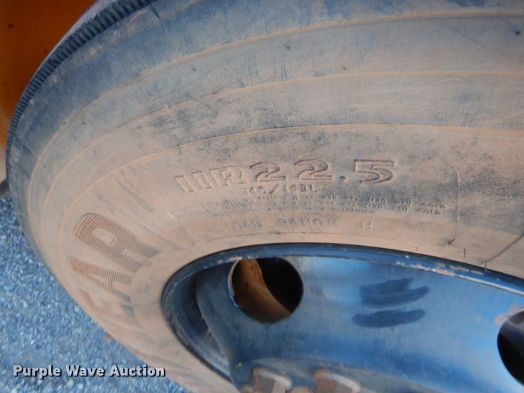 image for item HW9033 2011 Freightliner Thomas Built  school bus