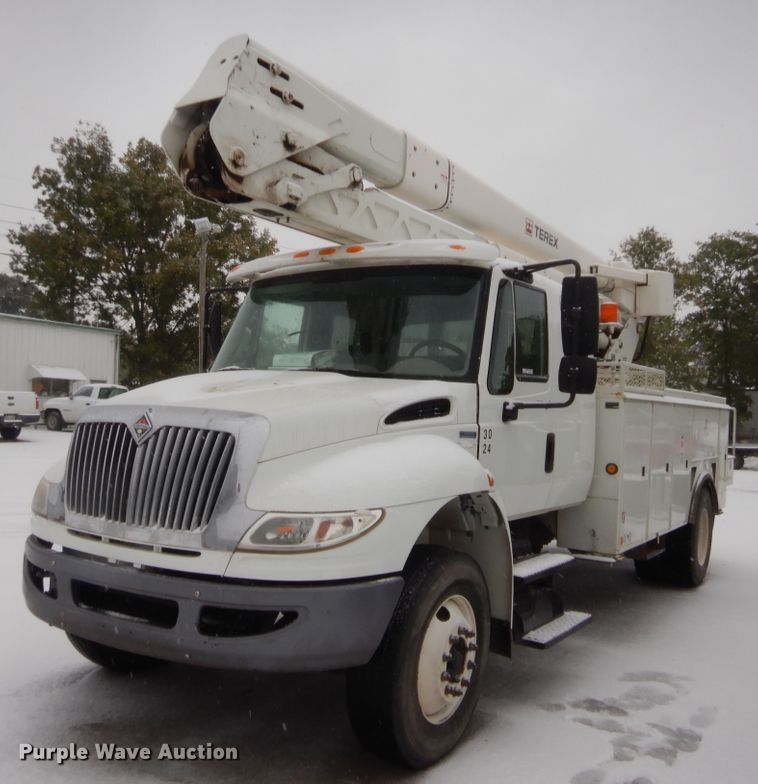 image for item HW9096 2009 International DuraStar 4300  bucket truck