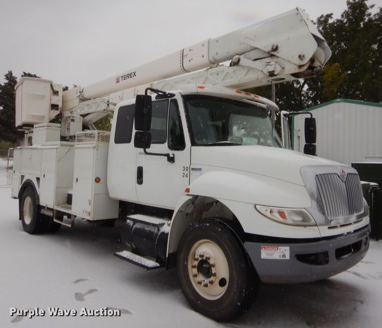 image for item HW9096 2009 International DuraStar 4300  bucket truck