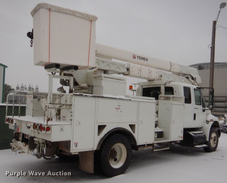 image for item HW9096 2009 International DuraStar 4300  bucket truck