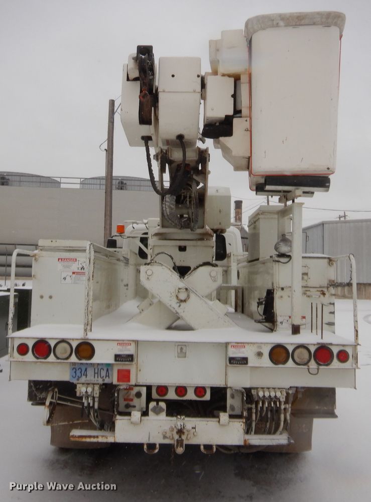 image for item HW9096 2009 International DuraStar 4300  bucket truck