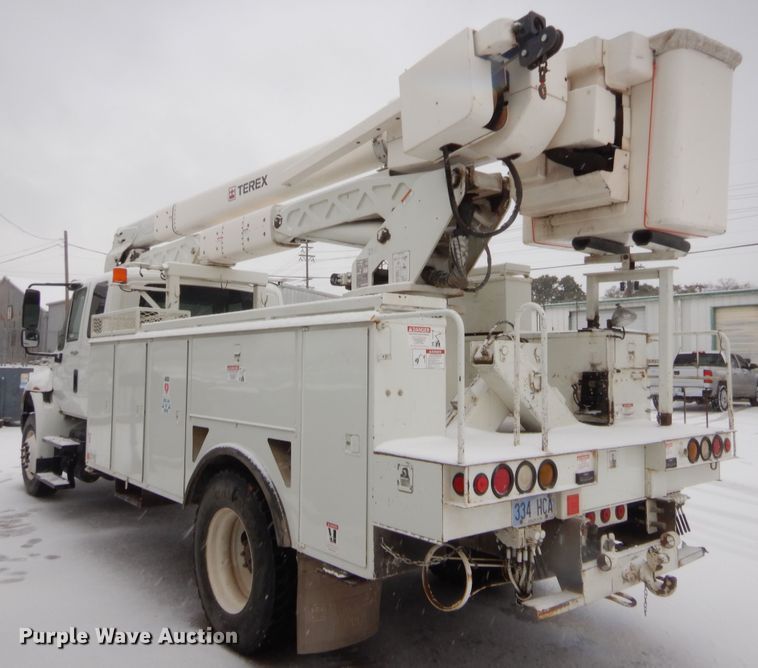 image for item HW9096 2009 International DuraStar 4300  bucket truck