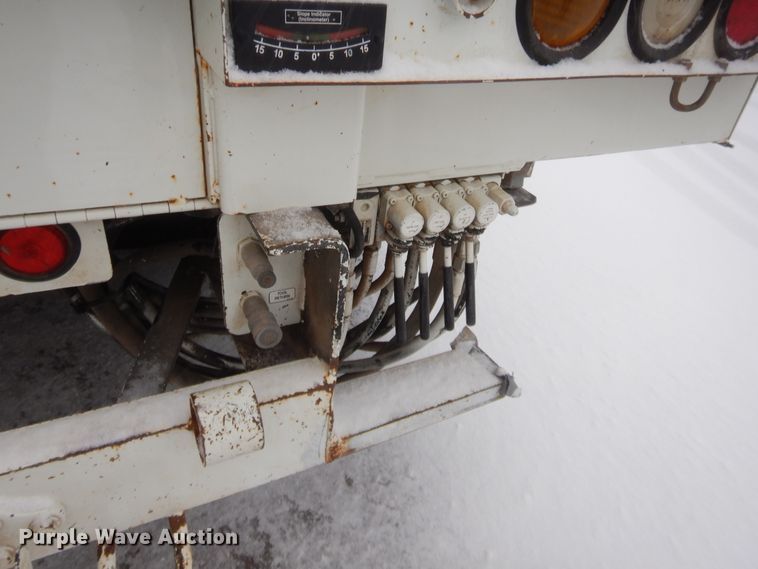 image for item HW9096 2009 International DuraStar 4300  bucket truck