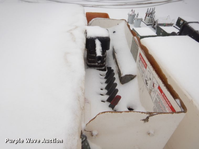 image for item HW9096 2009 International DuraStar 4300  bucket truck