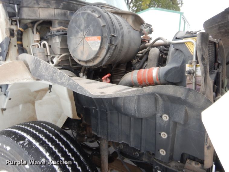 image for item HW9096 2009 International DuraStar 4300  bucket truck