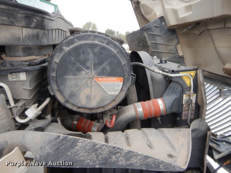 image for item HW9096 2009 International DuraStar 4300  bucket truck