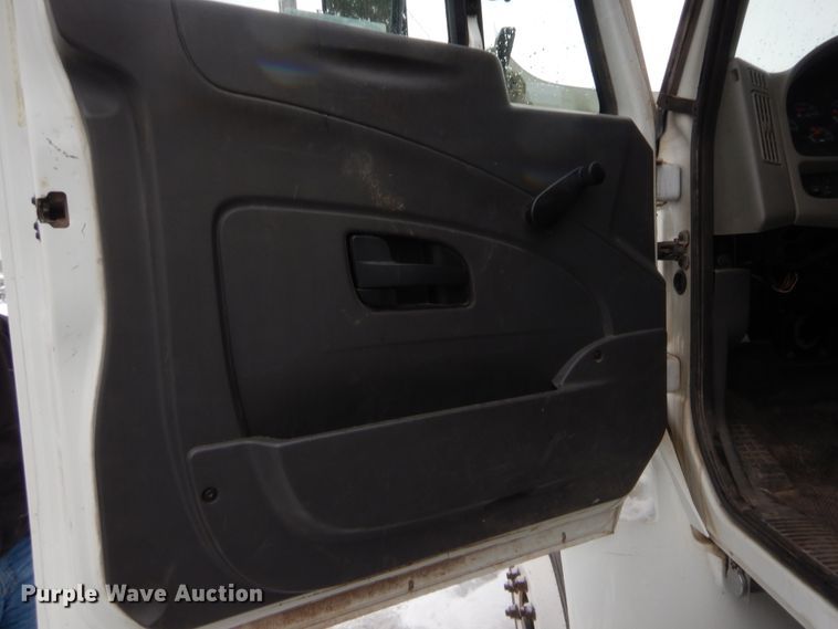 image for item HW9096 2009 International DuraStar 4300  bucket truck