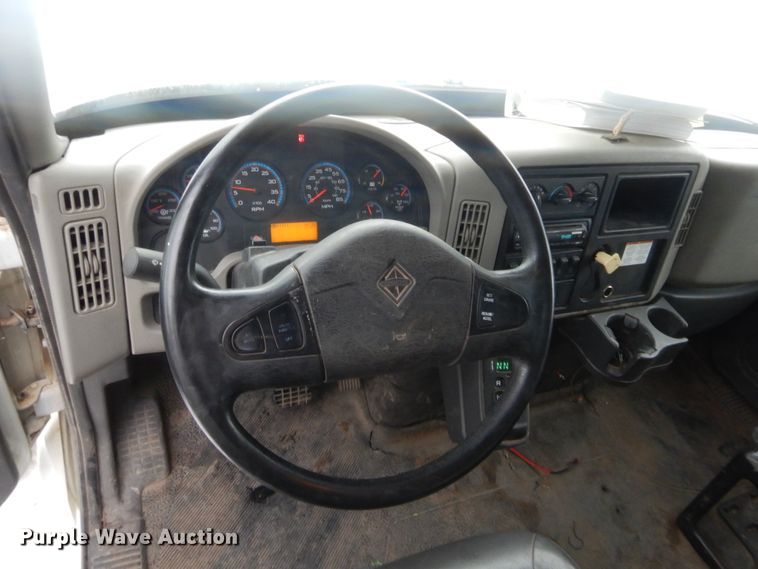 image for item HW9096 2009 International DuraStar 4300  bucket truck