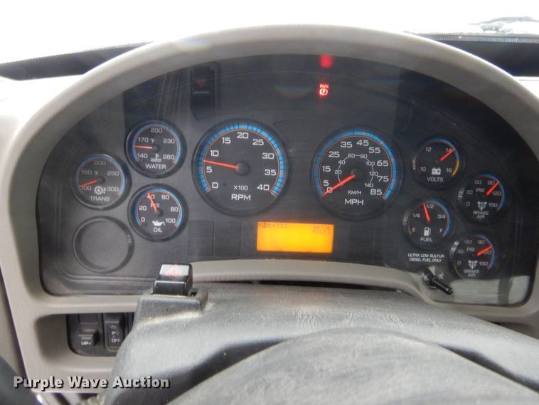 image for item HW9096 2009 International DuraStar 4300  bucket truck