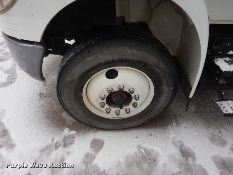 image for item HW9096 2009 International DuraStar 4300  bucket truck