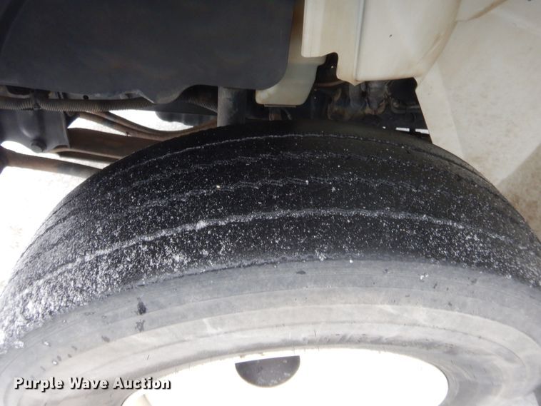 image for item HW9096 2009 International DuraStar 4300  bucket truck