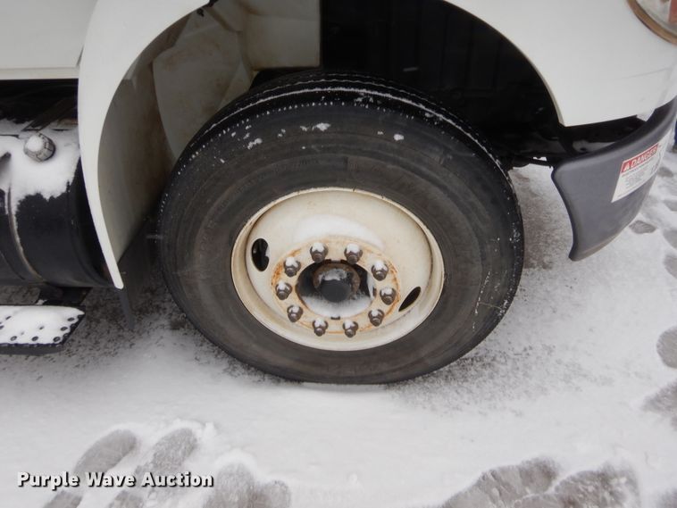 image for item HW9096 2009 International DuraStar 4300  bucket truck