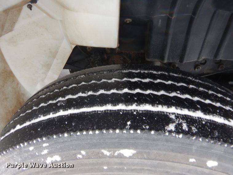 image for item HW9096 2009 International DuraStar 4300  bucket truck