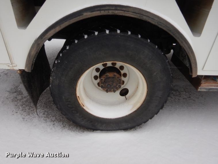 image for item HW9096 2009 International DuraStar 4300  bucket truck