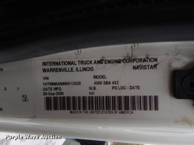 image for item HW9096 2009 International DuraStar 4300  bucket truck