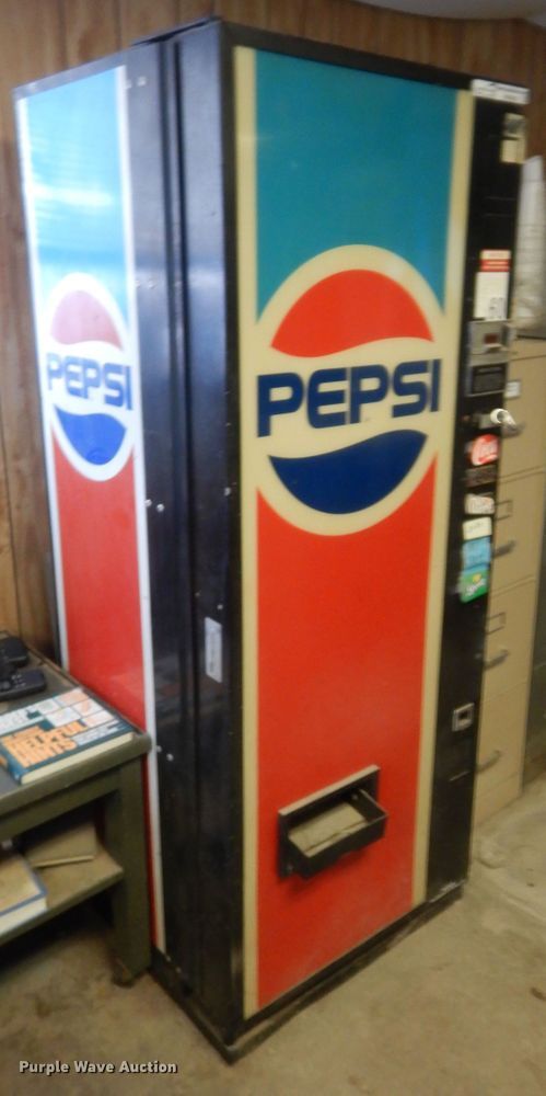 image for item HW9099 Vending machine