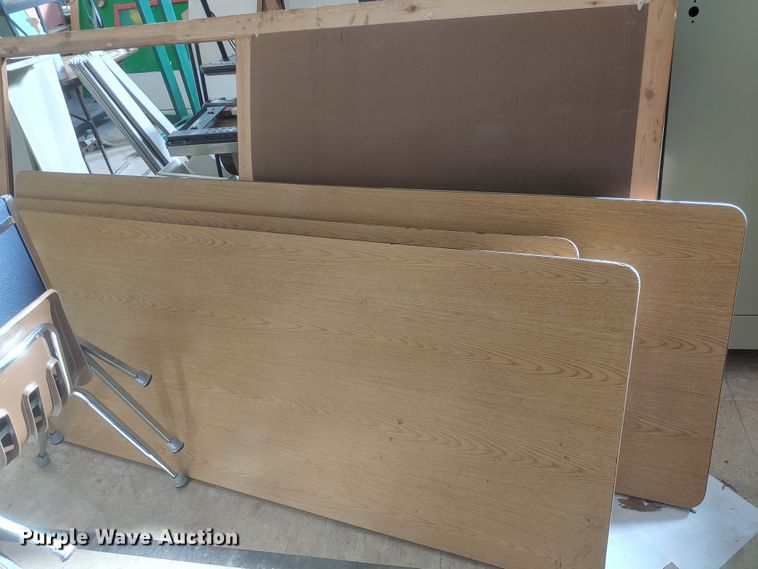 image for item HW9116 Approximately 9 wood folding tables