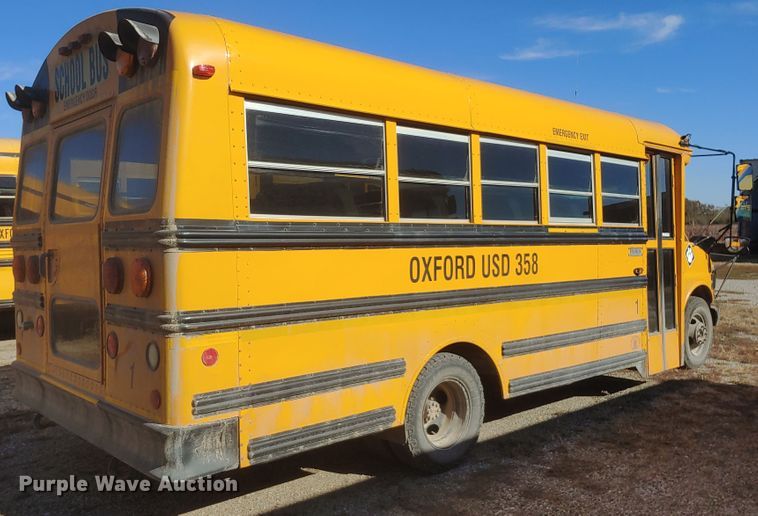 image for item HW9117 2001 GMC Savana G3500  school bus