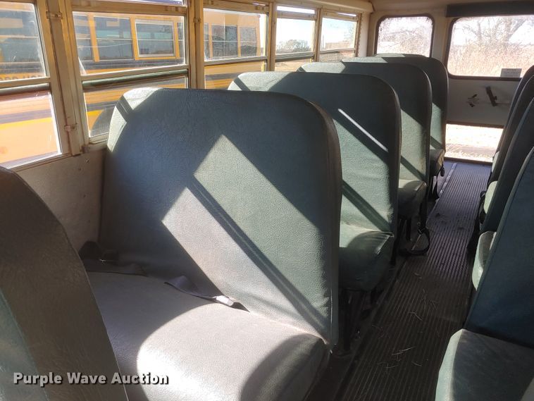 image for item HW9117 2001 GMC Savana G3500  school bus
