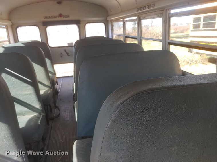 image for item HW9117 2001 GMC Savana G3500  school bus