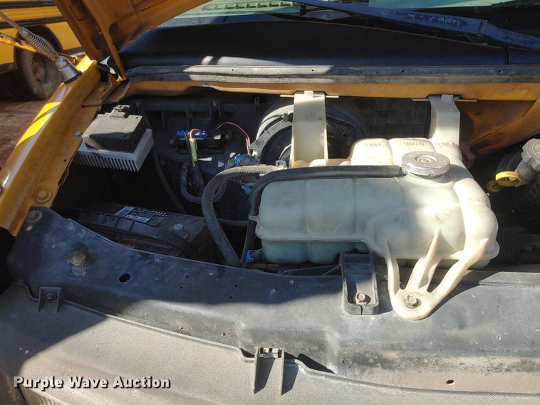 image for item HW9117 2001 GMC Savana G3500  school bus