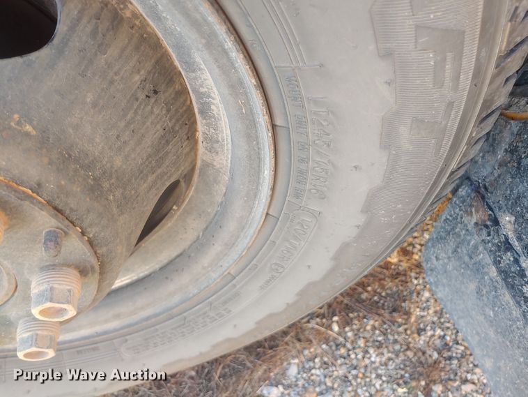 image for item HW9117 2001 GMC Savana G3500  school bus