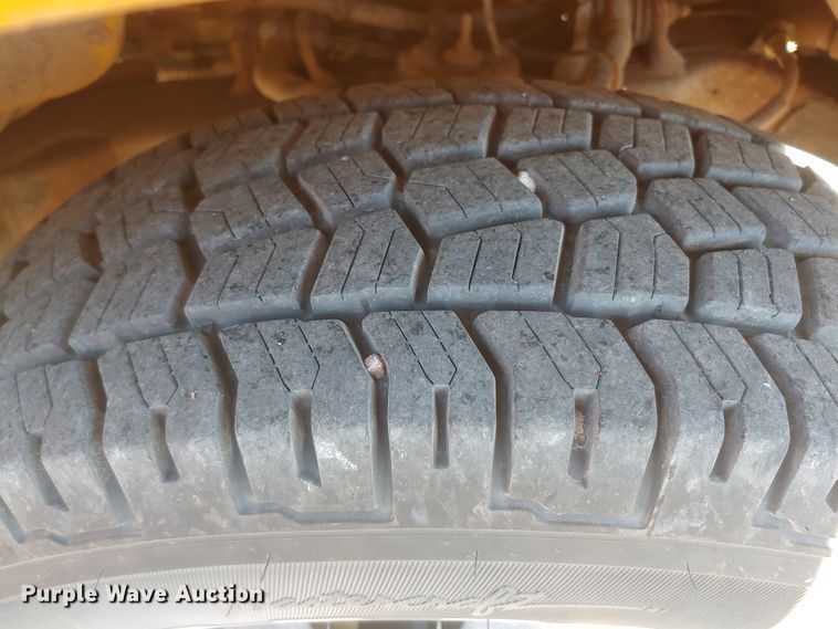 image for item HW9117 2001 GMC Savana G3500  school bus