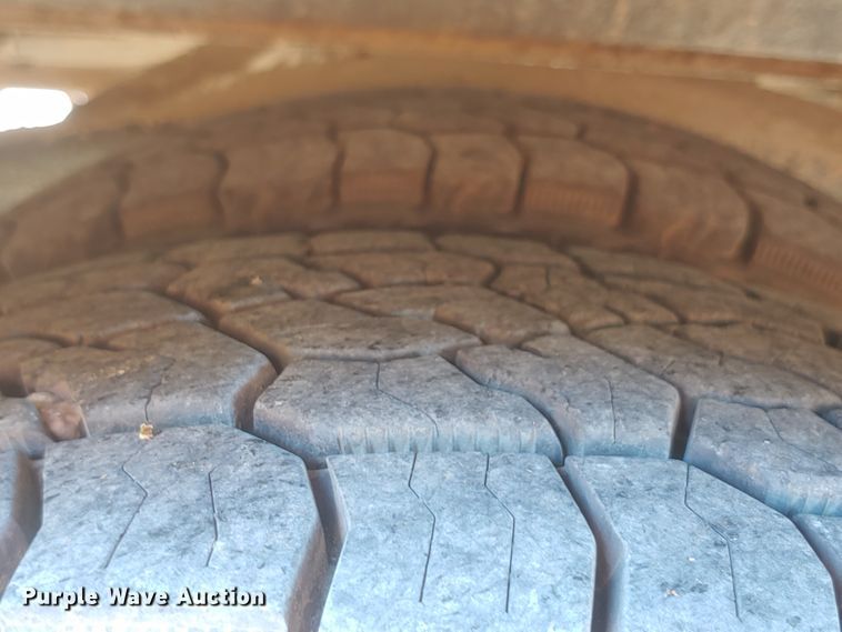 image for item HW9117 2001 GMC Savana G3500  school bus