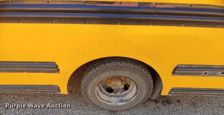 image for item HW9117 2001 GMC Savana G3500  school bus