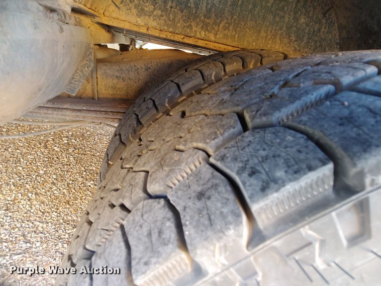 image for item HW9117 2001 GMC Savana G3500  school bus