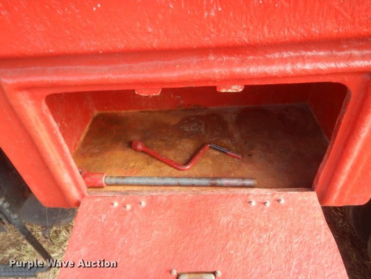 image for item HW9129 1986 International 2375  pumper fire truck