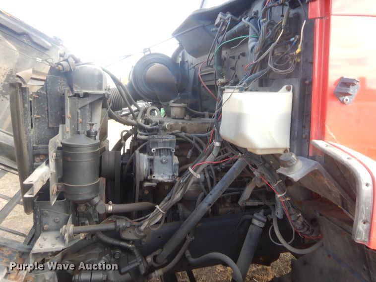 image for item HW9129 1986 International 2375  pumper fire truck