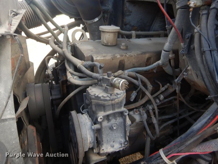 image for item HW9129 1986 International 2375  pumper fire truck