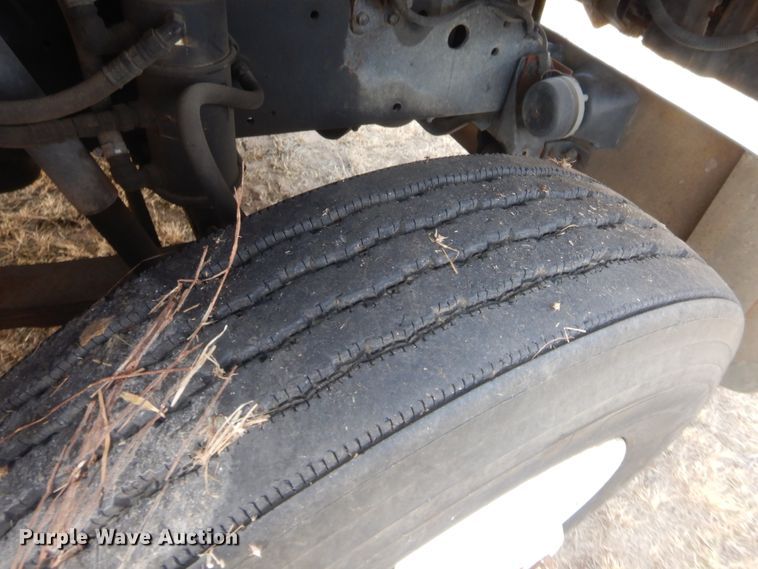 image for item HW9129 1986 International 2375  pumper fire truck