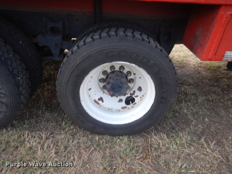 image for item HW9129 1986 International 2375  pumper fire truck