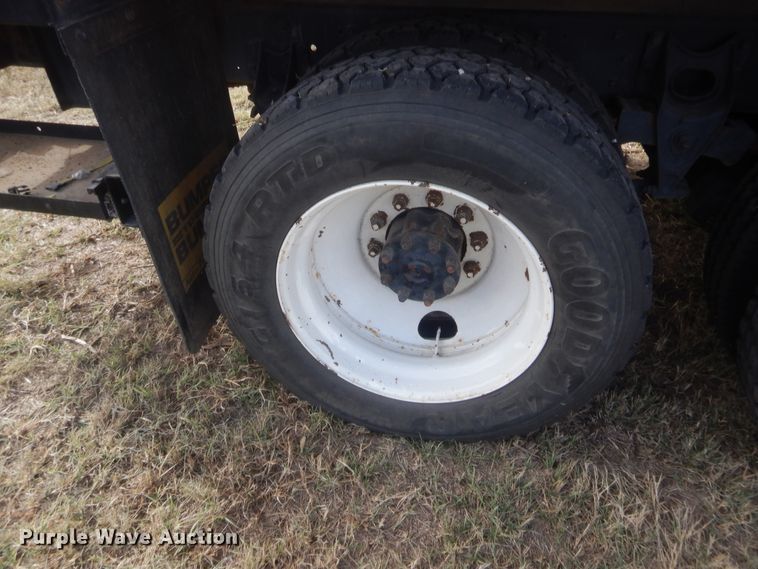 image for item HW9129 1986 International 2375  pumper fire truck