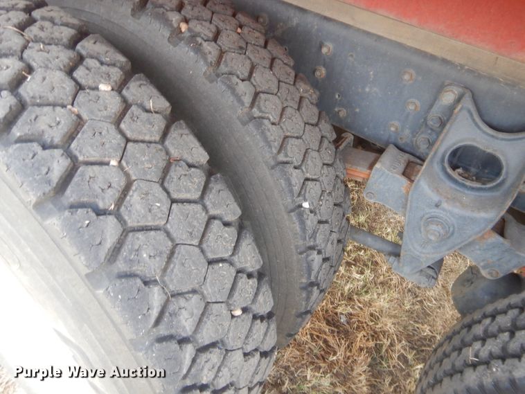 image for item HW9129 1986 International 2375  pumper fire truck