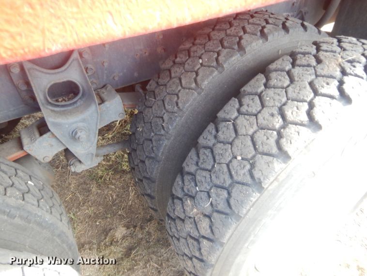 image for item HW9129 1986 International 2375  pumper fire truck